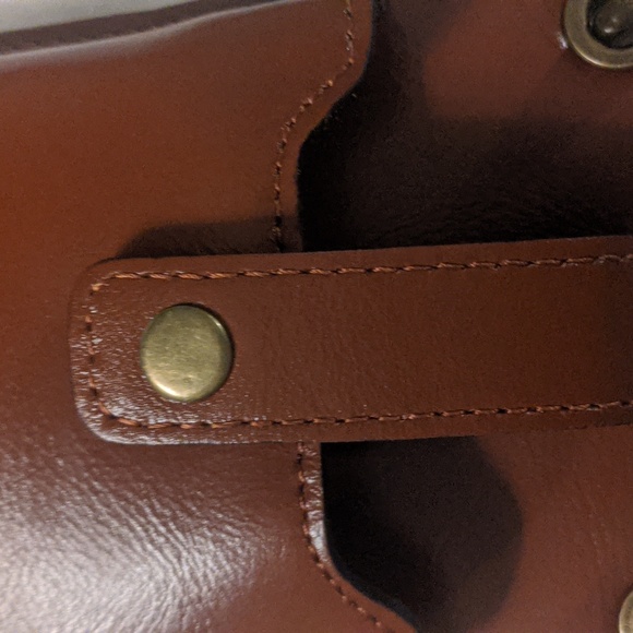 Patricia Nash Farleigh XBody Phone Case in Heritage Tan Leather - Picture 9 of 10